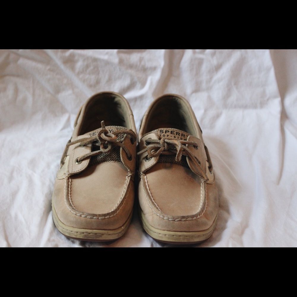 Classic women’s Sperry bluefish boat shoes!